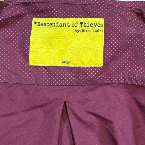 Descendant of Thieves Men’s L Burgundy Dot Button Shirt - Picture 8 of 10